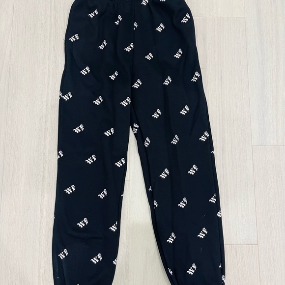 SALE x4 ITEMS ❤️LIKE NEW LULULEMON shirts, Ivy Park hoodie, & White Fox joggers! - Picture 4 of 7